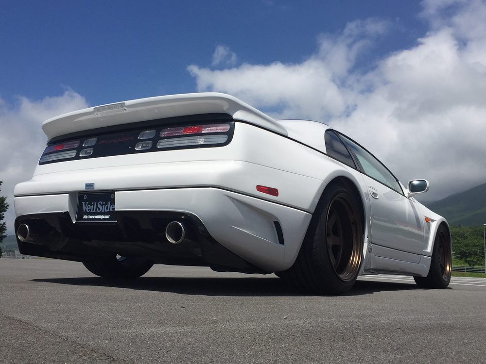 VeilSide Nissan Z32 300ZX (2+2) Wide body Rear Spoiler (with LED stop lamp)