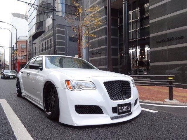 VeilSide CHRYSLER 300(ABA-LX36) ★USA★MODEL Side Skirts (FRP)