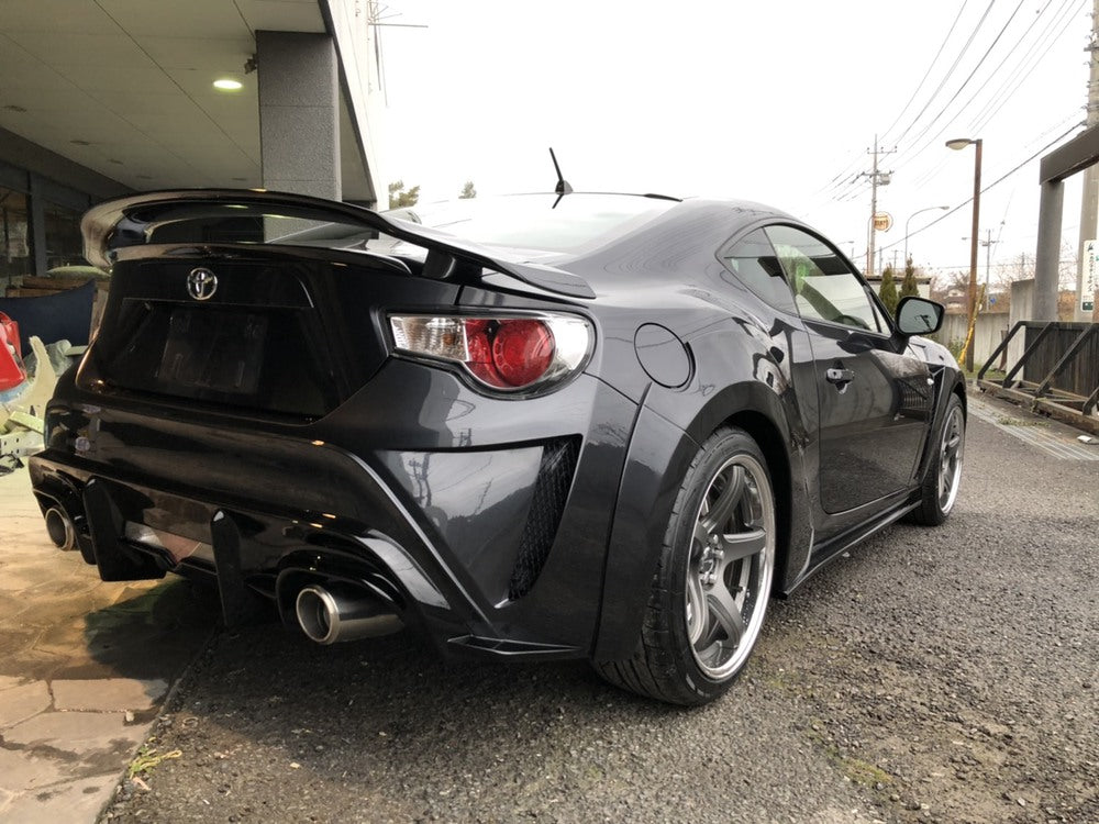 VeilSide Subaru 86 / BRZ Fender Trim kit Side Skirts